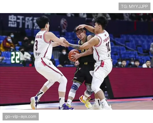 孙铭徽场上拼命，场下像个精打细算的邻居——真的想看他账单长啥样