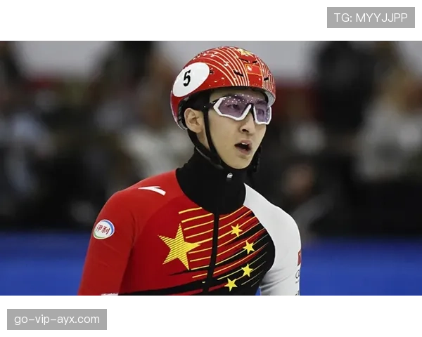 武大靖训练完顺手啃了根能量胶，结果被粉丝扒出同款要200块？